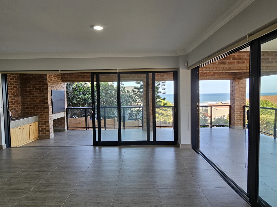 4 Bedroom Property for Sale in Wavecrest Eastern Cape